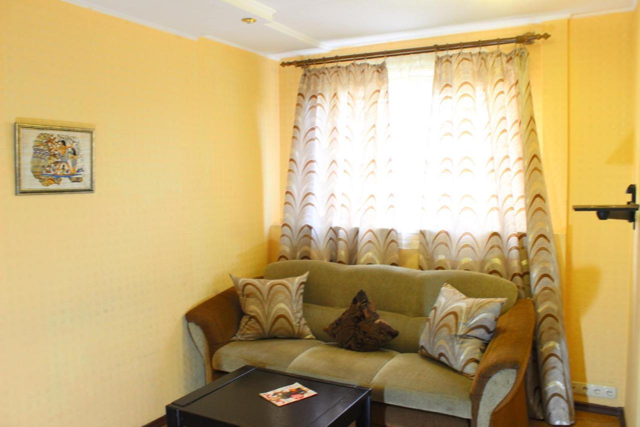 Two-Room Apartment Metro Levada Kharkiv Eksteriør bilde