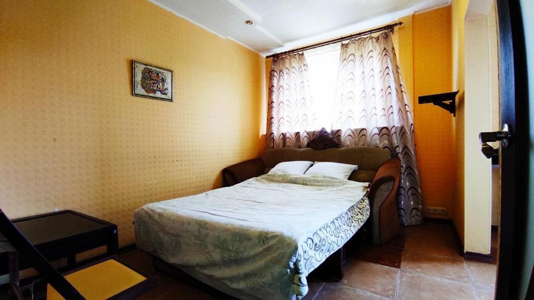 Two-Room Apartment Metro Levada Kharkiv Eksteriør bilde