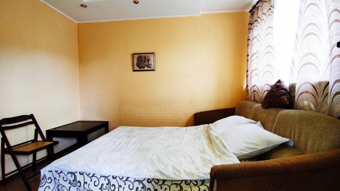 Two-Room Apartment Metro Levada Kharkiv Eksteriør bilde